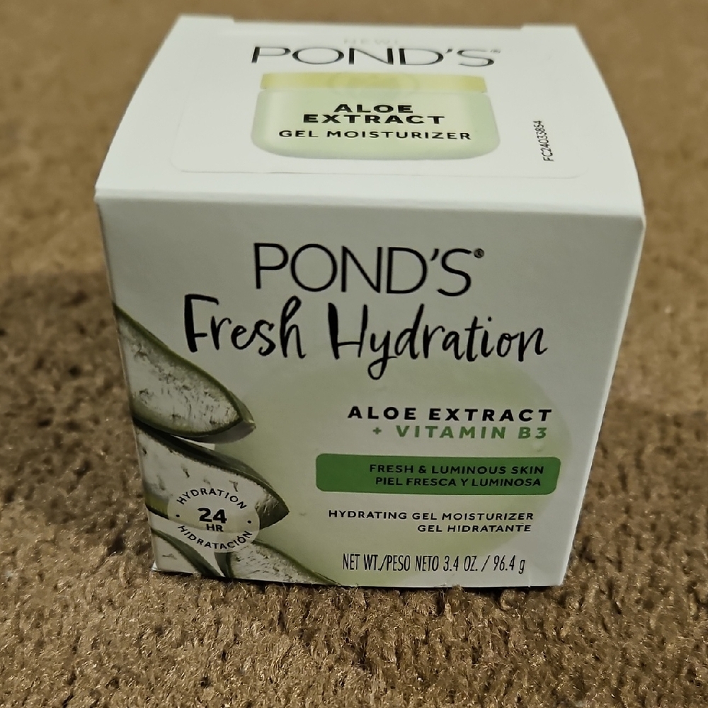 POND'S Fresh Hydration Aloe Extract Gel Moisturizer